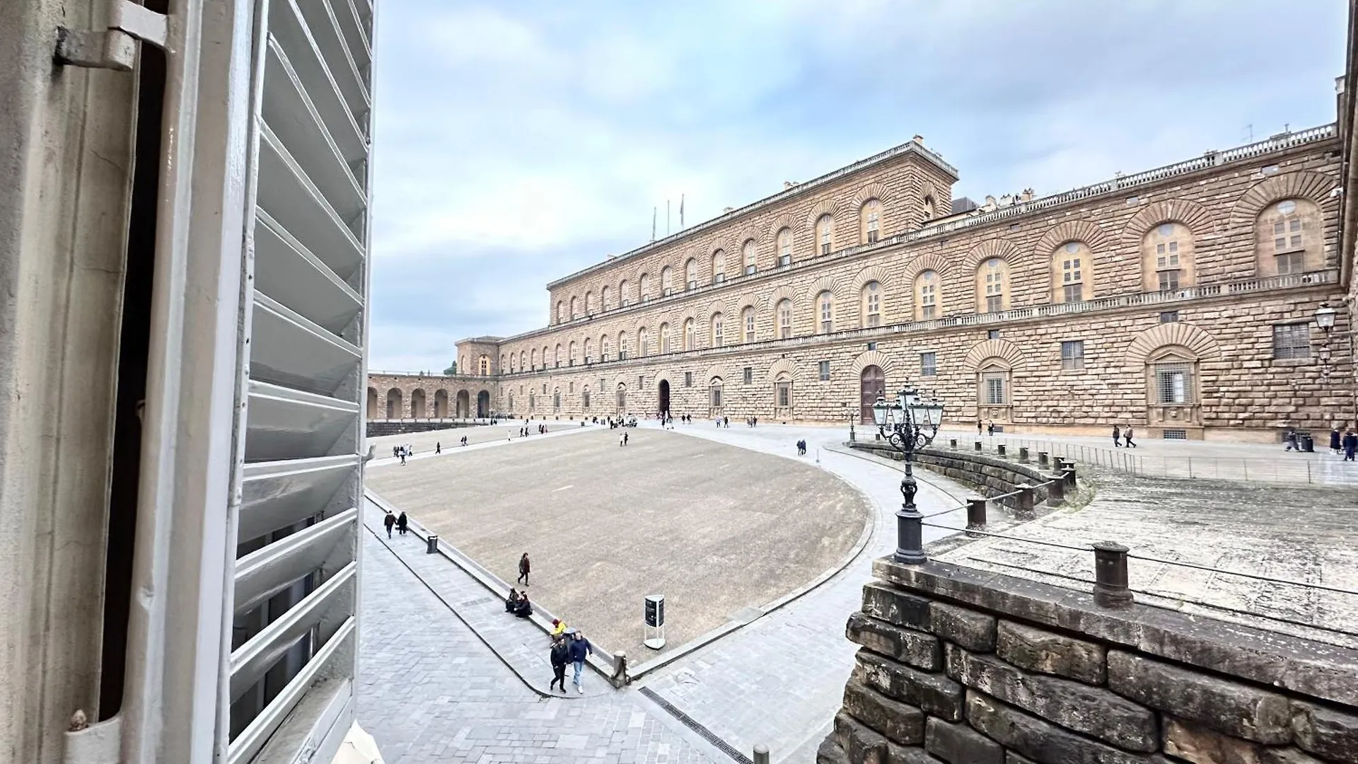 Luxurious View On Pitti Palace contacts