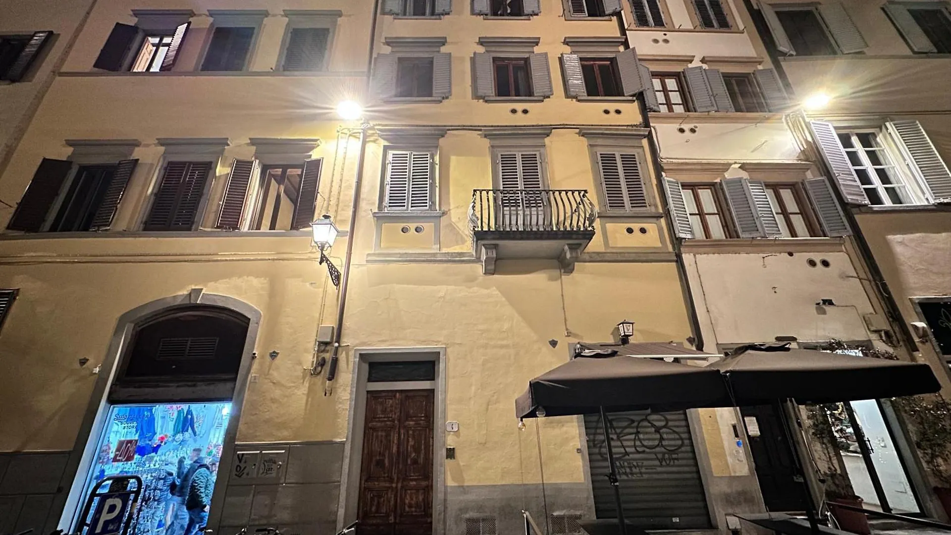 Luxurious View On Pitti Palace Florence Apartment