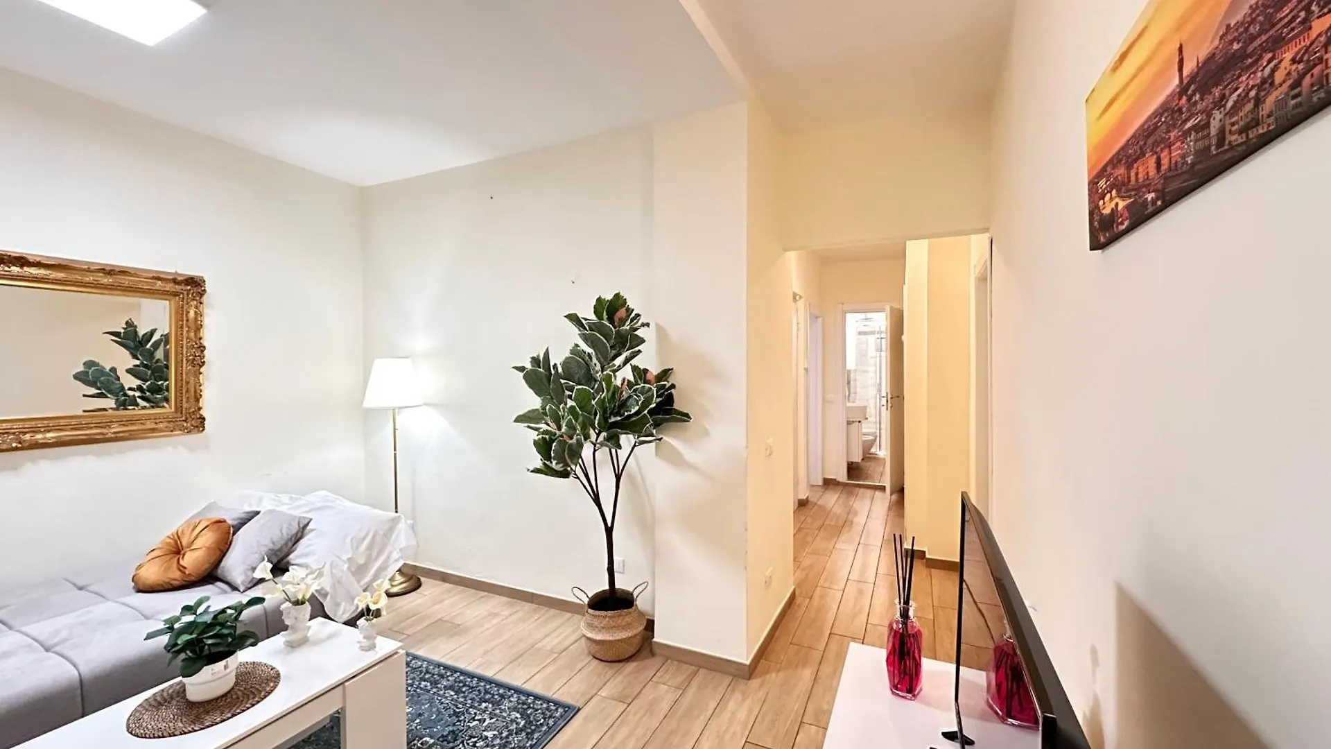 Luxurious View On Pitti Palace Florence Apartment