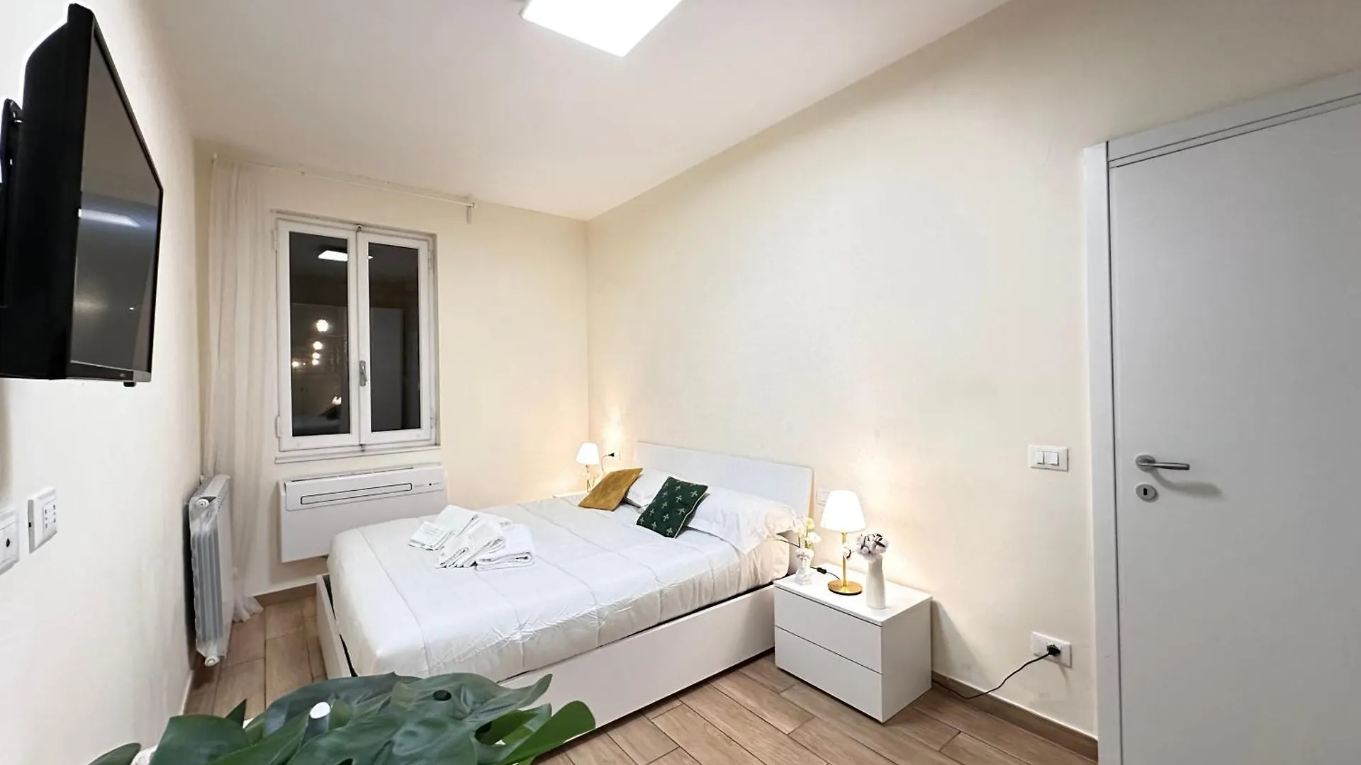 Luxurious View On Pitti Palace Florence Apartment