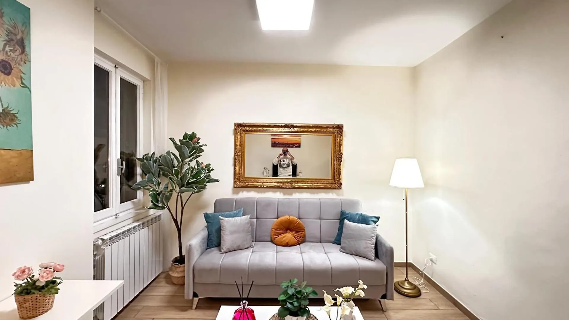 Luxurious View On Pitti Palace Florence Apartment