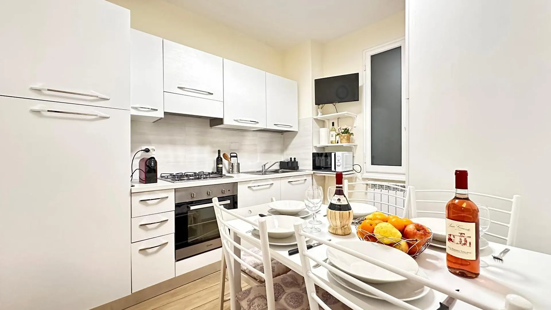 Luxurious View On Pitti Palace Florence Apartment