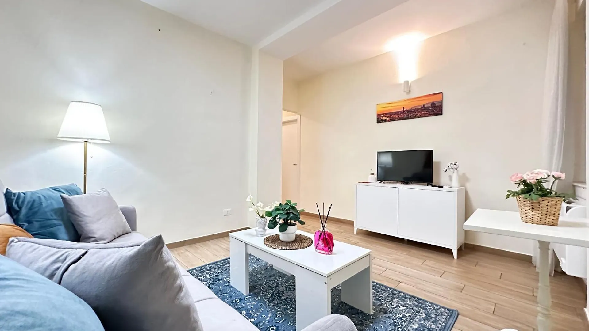 Luxurious View On Pitti Palace Florence Apartment